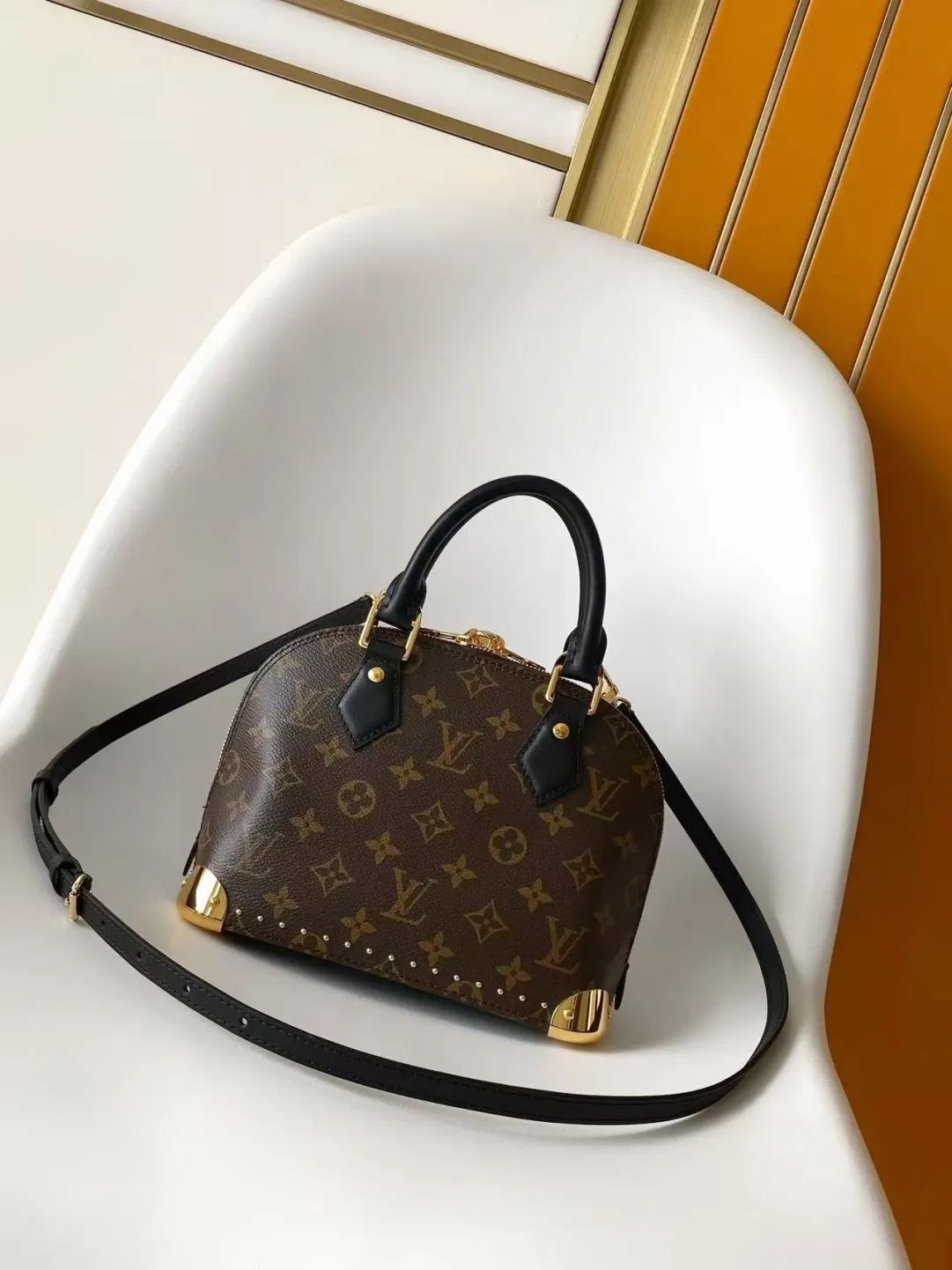 louii.s vuitton lma sling bag with box dustbag 6481 louii.s vuitton lma sling bag with box dustbag 6481