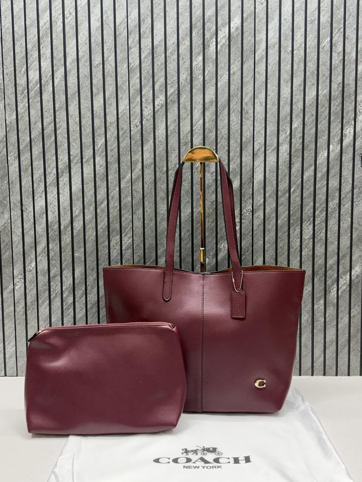 coacchh wine red north tote with dustcover & pouch 8203 wine red coacchh wine red north tote with dustcover & pouch 8203 wine red