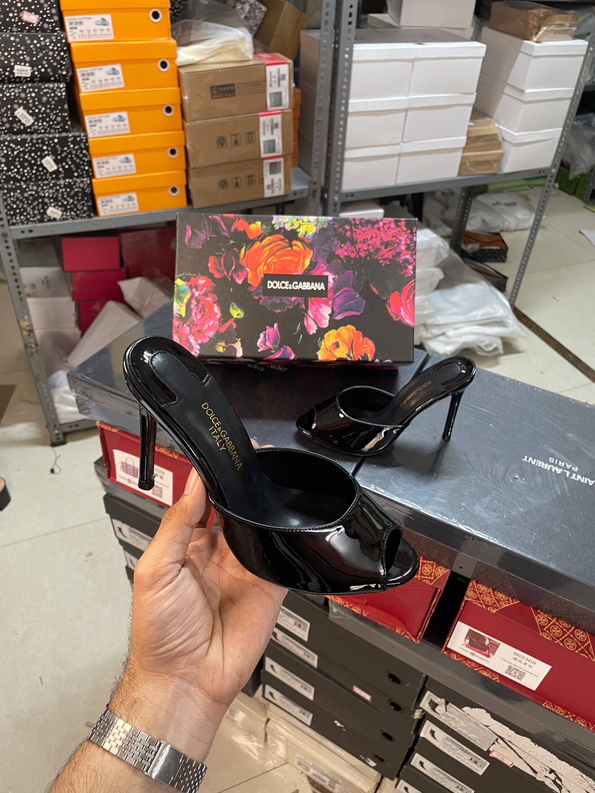 dolcce & gabbanna keira mules glossy patent leather d&g distinct stiletto heel with og box dolcce & gabbanna keira mules glossy patent leather d&g distinct stiletto heel with og box