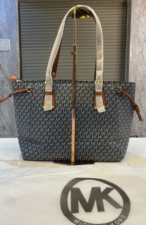 michael kor voyager jet set print tote bag with dust bag 5443 michael kor voyager jet set print tote bag with dust bag 5443
