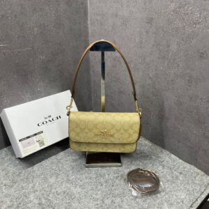 coacch brynn c4 apricot shoulder bag signature canvas with og box & dust cover apricot