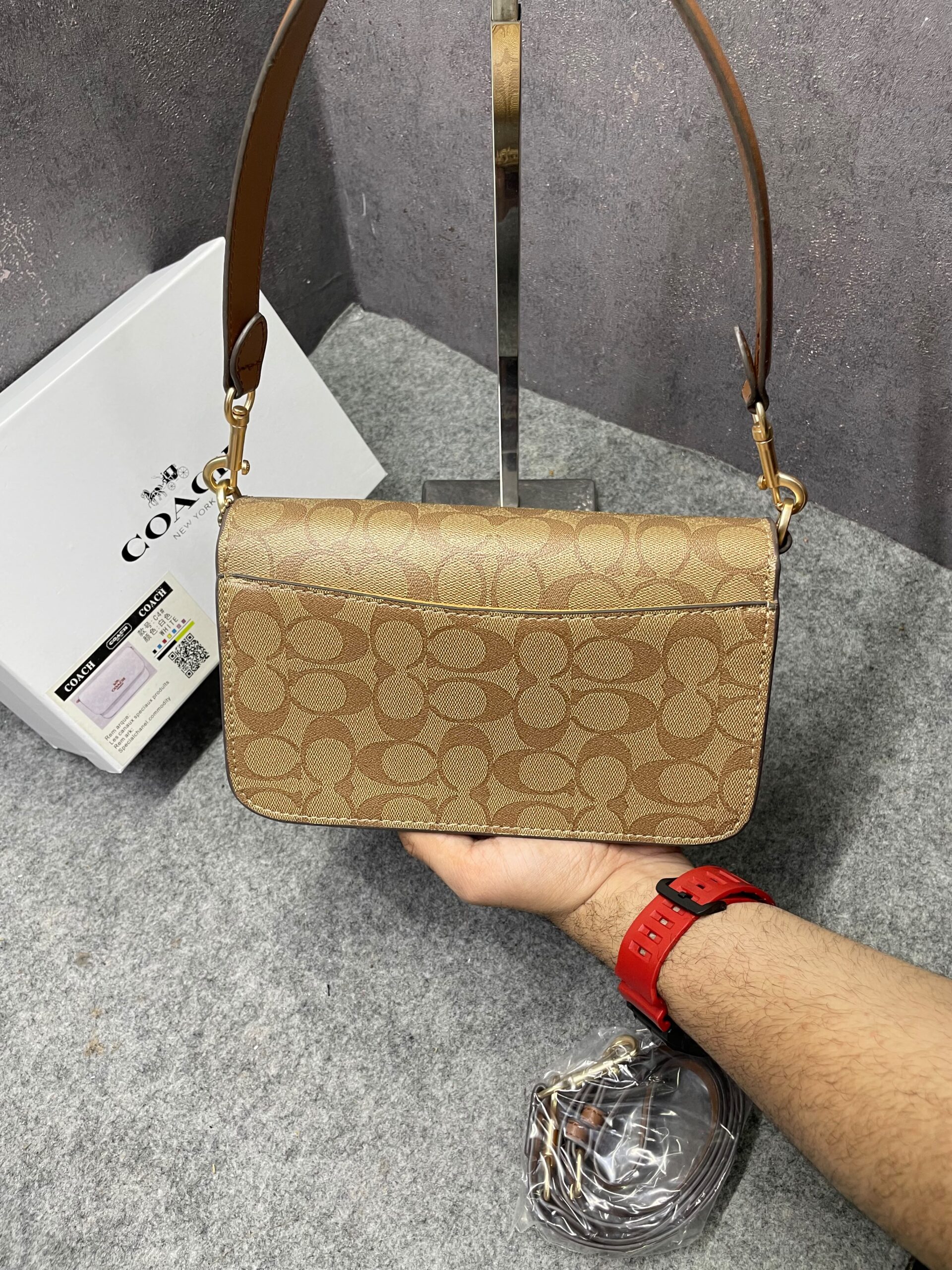coacch brynn c4 brown shoulder bag signature canvas with og box & dust cover brown coacch brynn c4 brown shoulder bag signature canvas with og box & dust cover brown