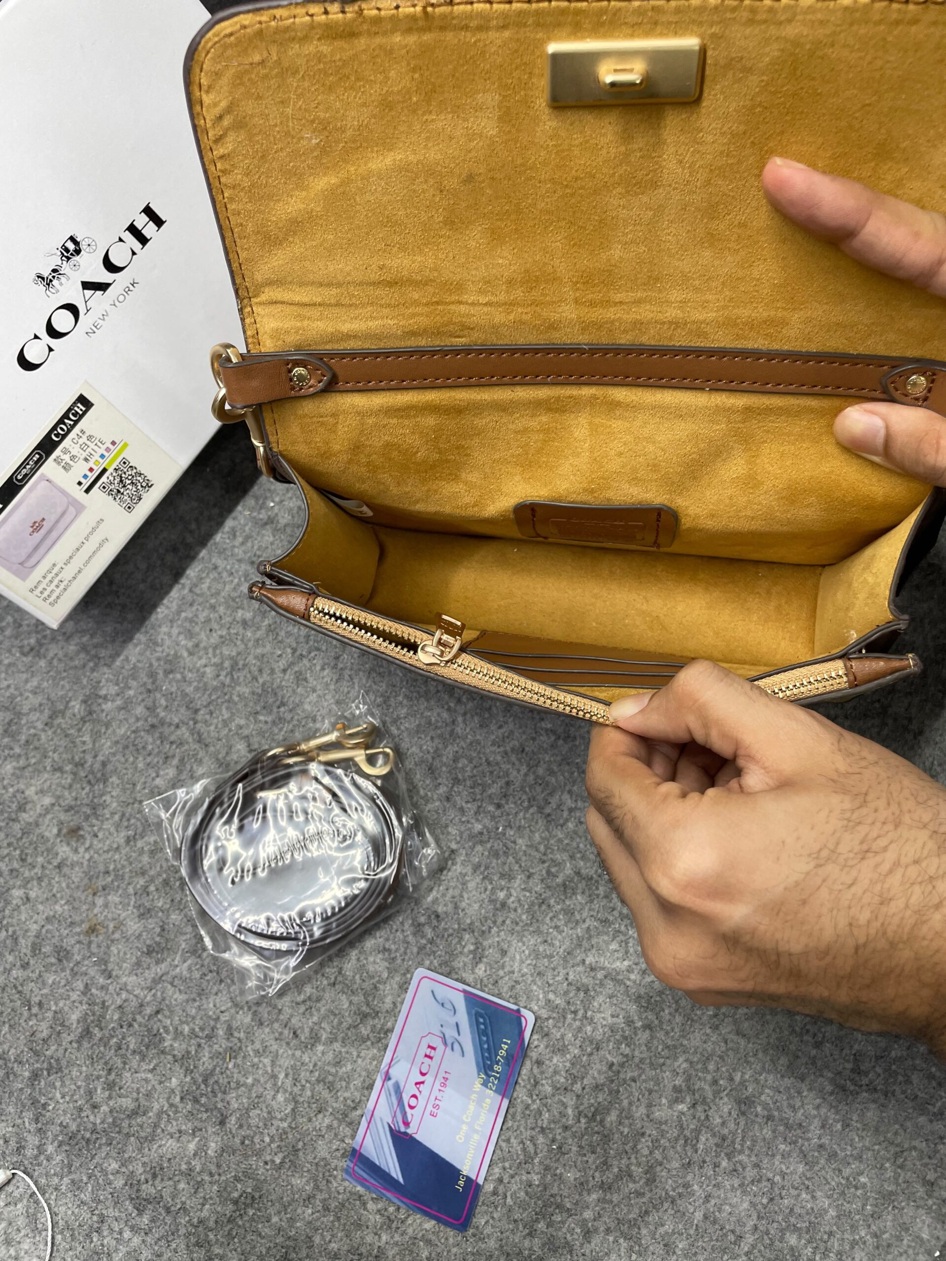 coacch brynn c4 brown shoulder bag signature canvas with og box & dust cover brown coacch brynn c4 brown shoulder bag signature canvas with og box & dust cover brown