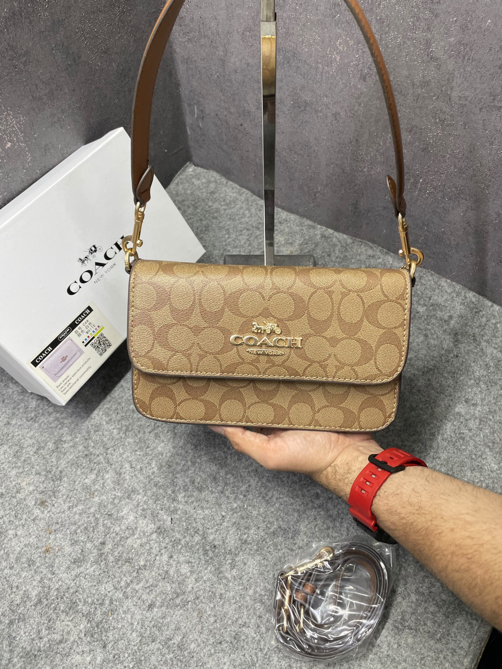 coacch brynn c4 brown shoulder bag signature canvas with og box & dust cover brown coacch brynn c4 brown shoulder bag signature canvas with og box & dust cover brown