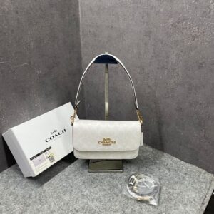 coacch brynn c4 white shoulder bag signature canvas with og box & dust cover white