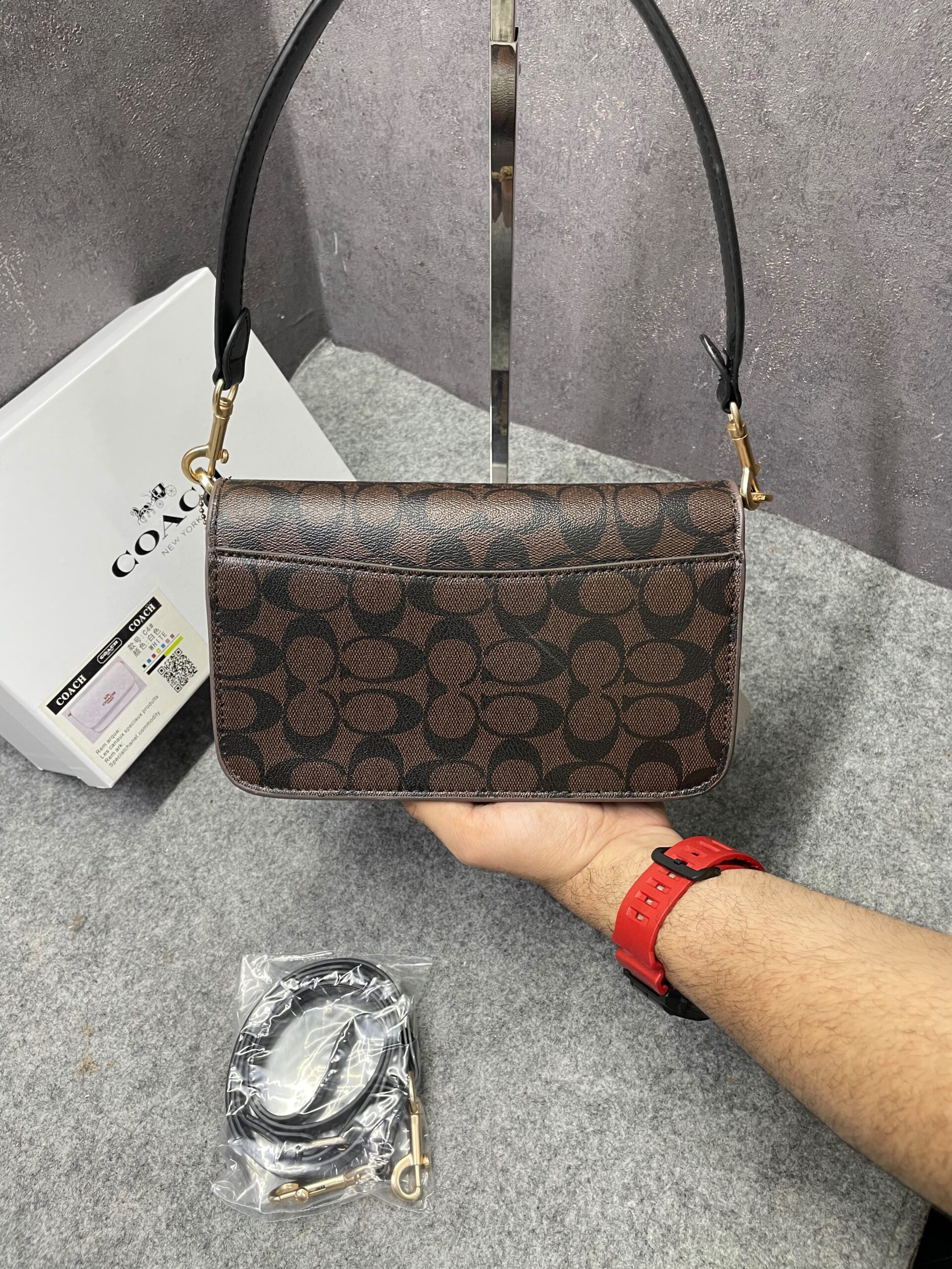 coacch brynn c4 coffee shoulder bag signature canvas with og box & dust cover coffee coacch brynn c4 coffee shoulder bag signature canvas with og box & dust cover coffee