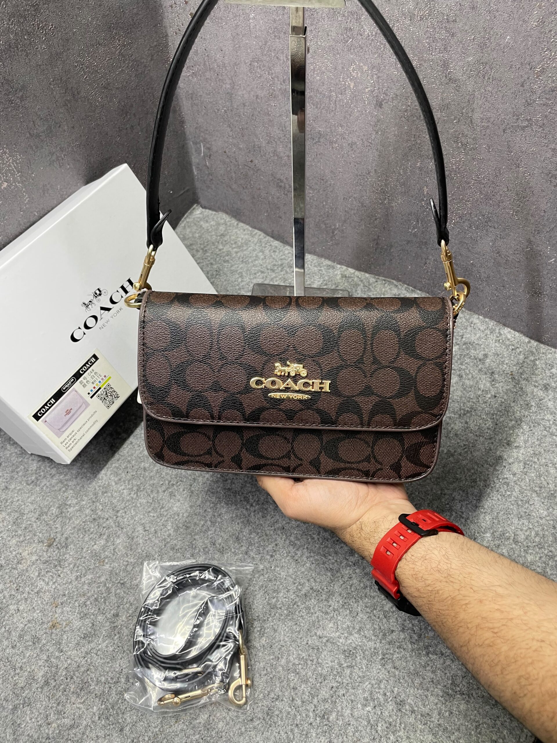coacch brynn c4 coffee shoulder bag signature canvas with og box & dust cover coffee coacch brynn c4 coffee shoulder bag signature canvas with og box & dust cover coffee