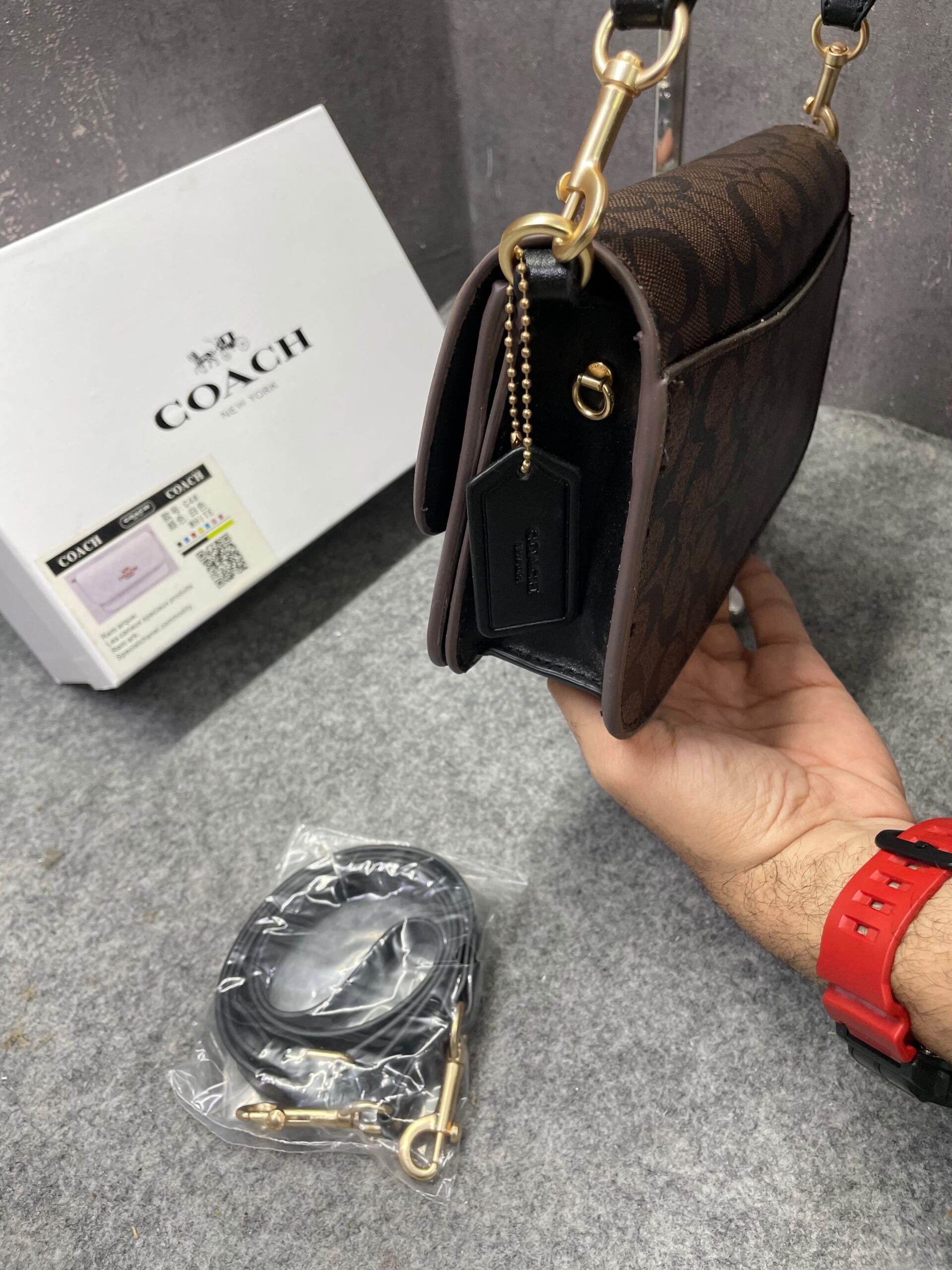 coacch brynn c4 coffee shoulder bag signature canvas with og box & dust cover coffee coacch brynn c4 coffee shoulder bag signature canvas with og box & dust cover coffee