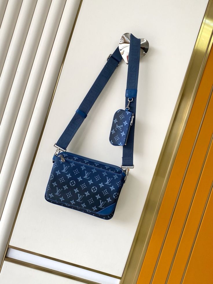 louuis vuitton lv m45320 virgil abloh trio messenger multi crossbody bag with og box & dust bag gradient blue louuis vuitton lv m45320 virgil abloh trio messenger multi crossbody bag with og box & dust bag gradient blue