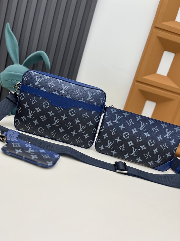 louuis vuitton lv m45320 virgil abloh trio messenger multi crossbody bag with og box & dust bag gradient blue louuis vuitton lv m45320 virgil abloh trio messenger multi crossbody bag with og box & dust bag gradient blue