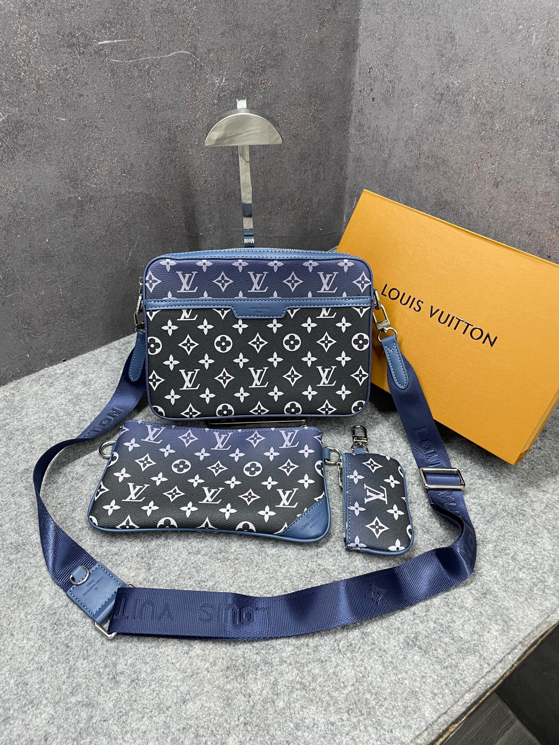 louuis vuitton lv m45320 virgil abloh trio messenger multi crossbody bag with og box & dust bag gradient blue louuis vuitton lv m45320 virgil abloh trio messenger multi crossbody bag with og box & dust bag gradient blue