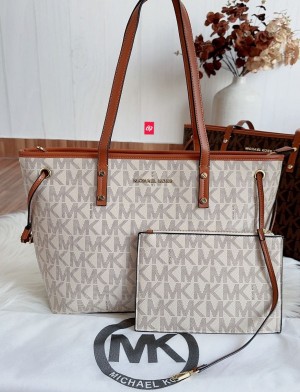 michael kor tote bag with pouch & dust bag1189 michael kor tote bag with pouch & dust bag1189