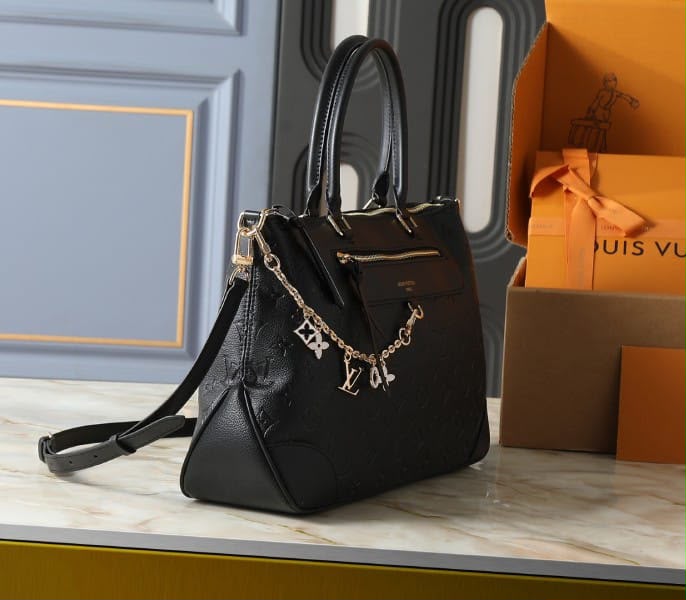 louii.s vuitton skyline handbag with box dustbag box 6523 louii.s vuitton skyline handbag with box dustbag box 6523