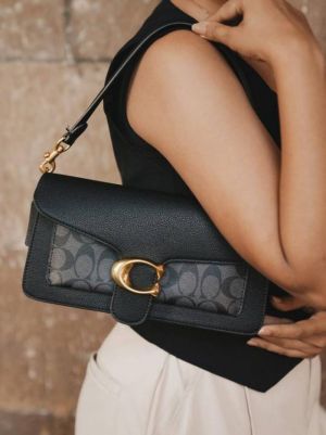 coac tabby sig cc 26 leather shoulder bag with box 5640 coac tabby sig cc 26 leather shoulder bag with box 5640