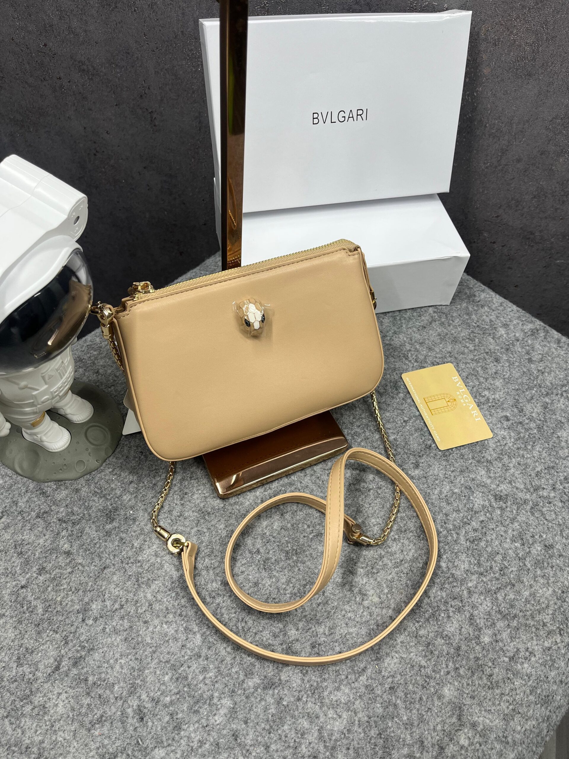 bvlgari serpenti forever clutch apricot with og box & dust bag 837 apricot bvlgari serpenti forever clutch apricot with og box & dust bag 837 apricot