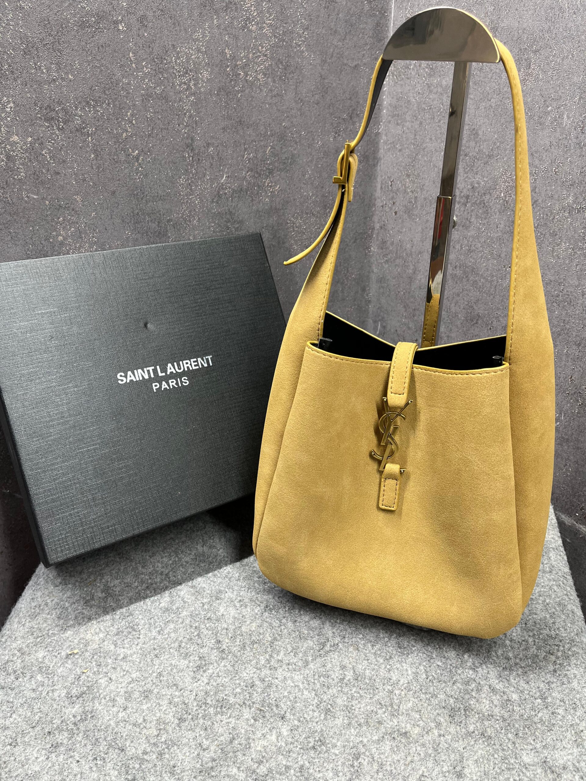 ysl saint laurent le 5 7 mini hobo textured leather apricot khakhi shoulder bag with og box dust cover & carry bag apricot khakhi 6090 ysl saint laurent le 5 7 mini hobo textured leather apricot khakhi shoulder bag with og box dust cover & carry bag apricot khakhi 6090