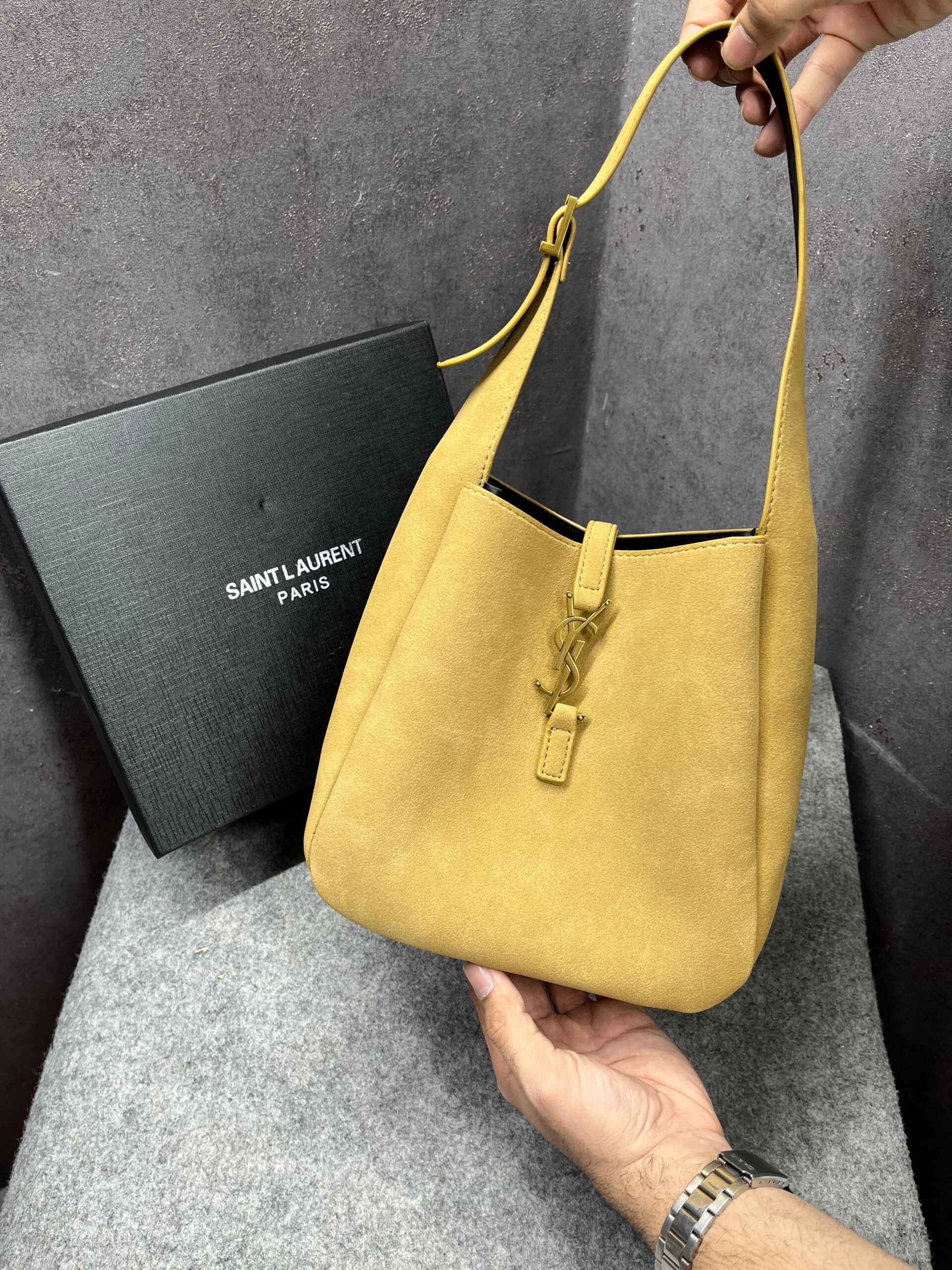 ysl saint laurent le 5 7 mini hobo textured leather apricot khakhi shoulder bag with og box dust cover & carry bag apricot khakhi 6090 ysl saint laurent le 5 7 mini hobo textured leather apricot khakhi shoulder bag with og box dust cover & carry bag apricot khakhi 6090