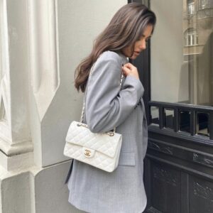 channe.l classic flap white medium lambskin with og box & dust bag 1818 0099 white gold