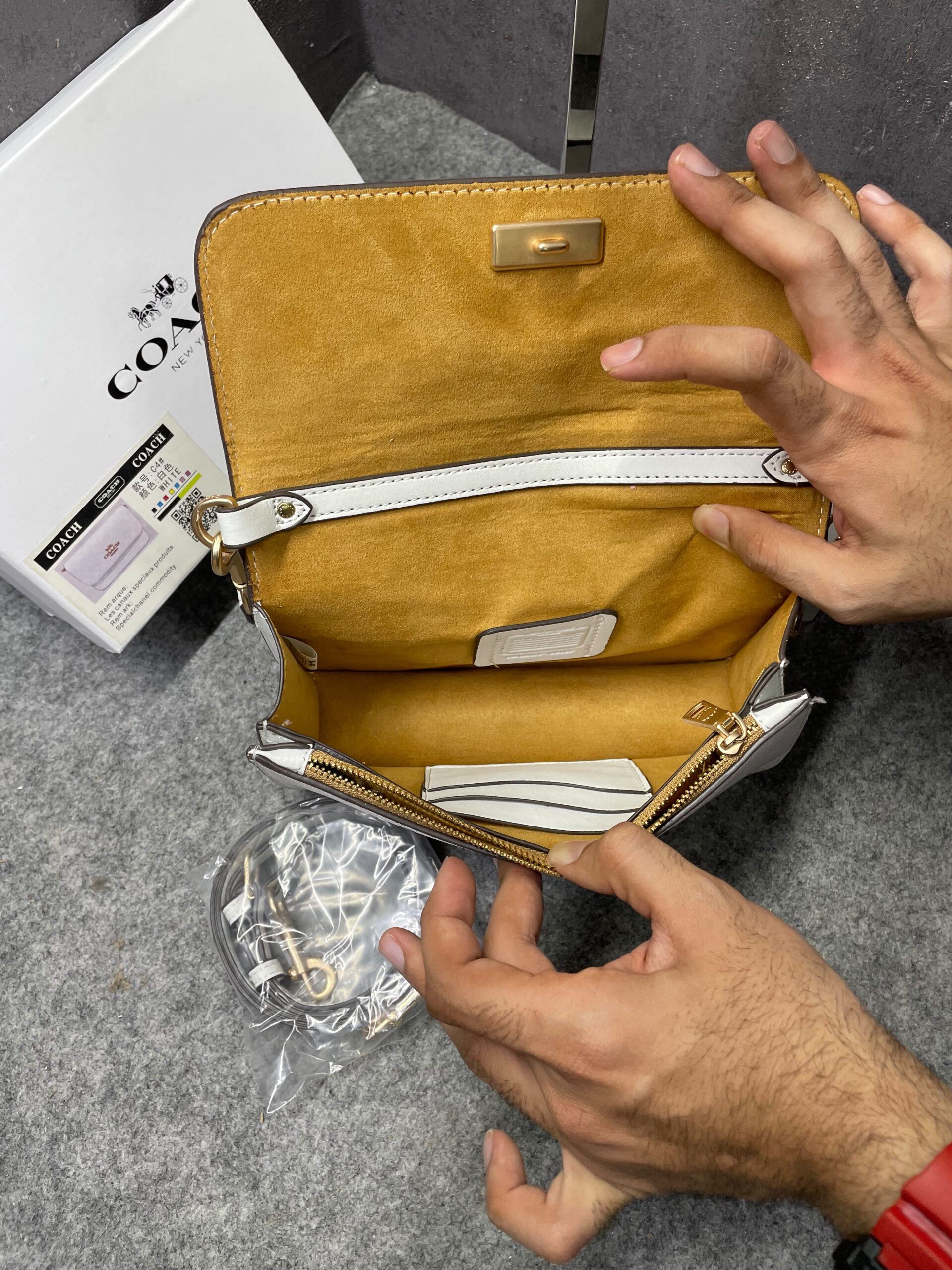 coacch brynn c4 white shoulder bag signature canvas with og box & dust cover white coacch brynn c4 white shoulder bag signature canvas with og box & dust cover white