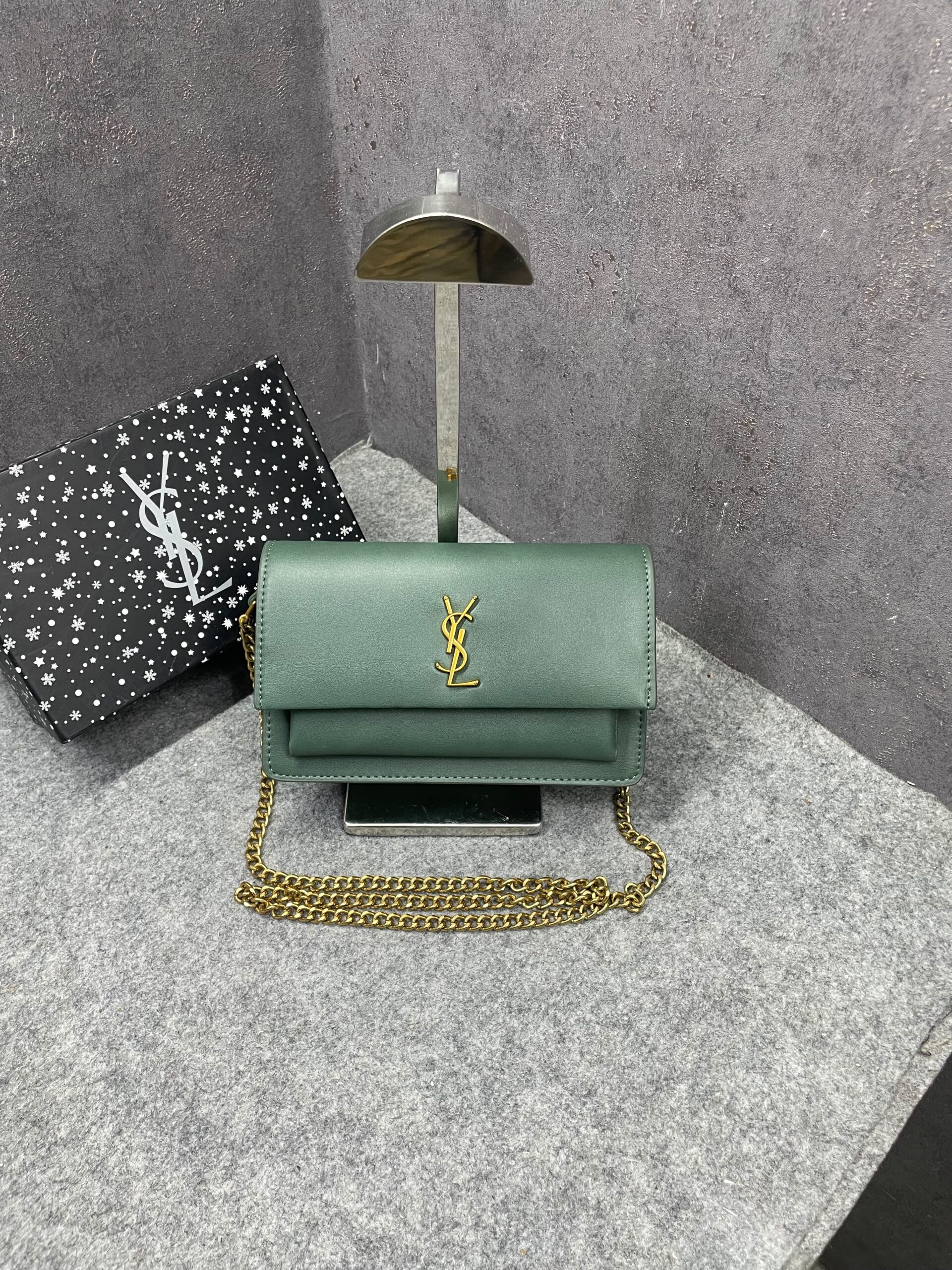 ysl sunset green small shoulder bag with og box & dust cover 8878 green ysl sunset green small shoulder bag with og box & dust cover 8878 green