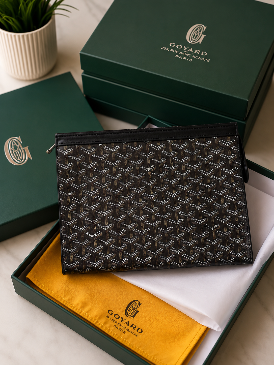 goyarrd senat clutch black pouch signature chevron with og box & dust cover 61692 black goyarrd senat clutch black pouch signature chevron with og box & dust cover 61692 black