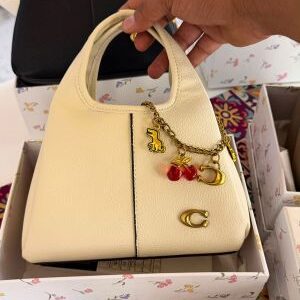 coac lana shoulder bag with folding box with charm 6470