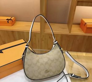 coac kleo hobo bag in signature canvas bag with box 5674 coac kleo hobo bag in signature canvas bag with box 5674