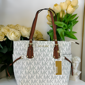 michael kor mk voyager tote bag with side pocket & dust bag 6419