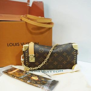 louiis vuitton trunk premium quality with og box 6479 louiis vuitton trunk premium quality with og box 6479