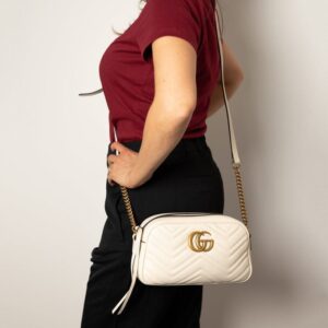 guccci gg marmont camera small leather shoulder bag black with dust cover & carry bag 1733 white