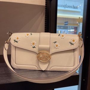 coac georgie shoulder bag with orignal box 892