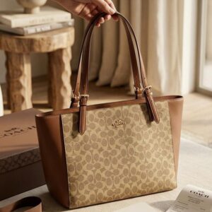 coac voyager jet set print tote bag with dust bag 6593