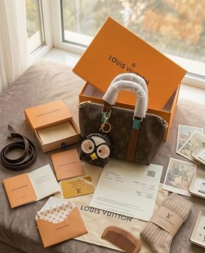 loui vuitton lastest edition with box 6285 loui vuitton lastest edition with box 6285