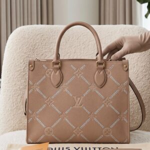loui vuitton on the go with box 6687