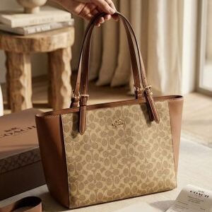 coac voyager jet set print tote bag with dust bag 6593