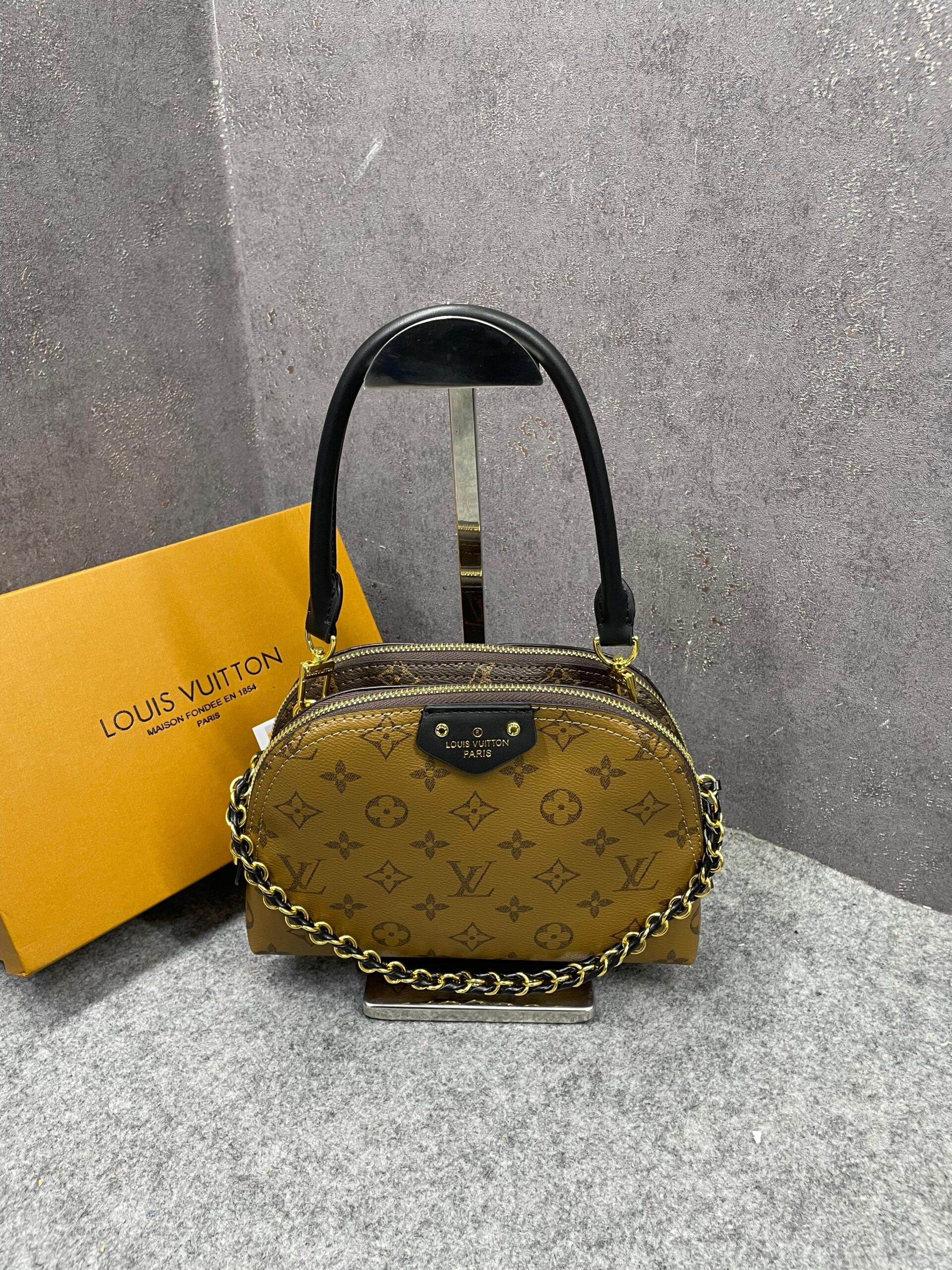 louiis vuitton be alma bag in monogram canvas dual tone top handle with og box dust cover & carry bag 60451 yellow flower monogram louiis vuitton be alma bag in monogram canvas dual tone top handle with og box dust cover & carry bag 60451 yellow flower monogram