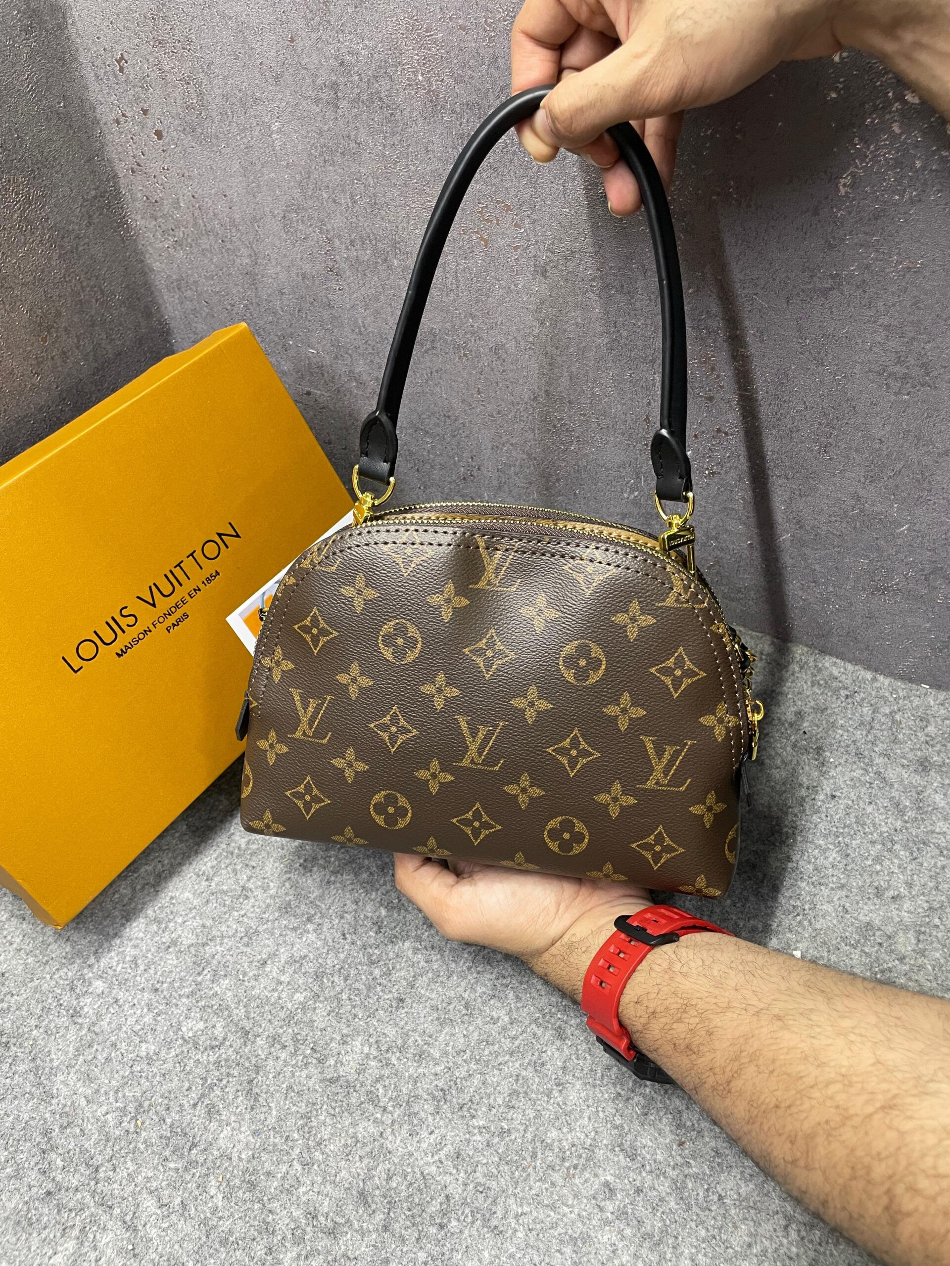 louiis vuitton be alma bag in monogram canvas dual tone top handle with og box dust cover & carry bag 60451 yellow flower monogram louiis vuitton be alma bag in monogram canvas dual tone top handle with og box dust cover & carry bag 60451 yellow flower monogram