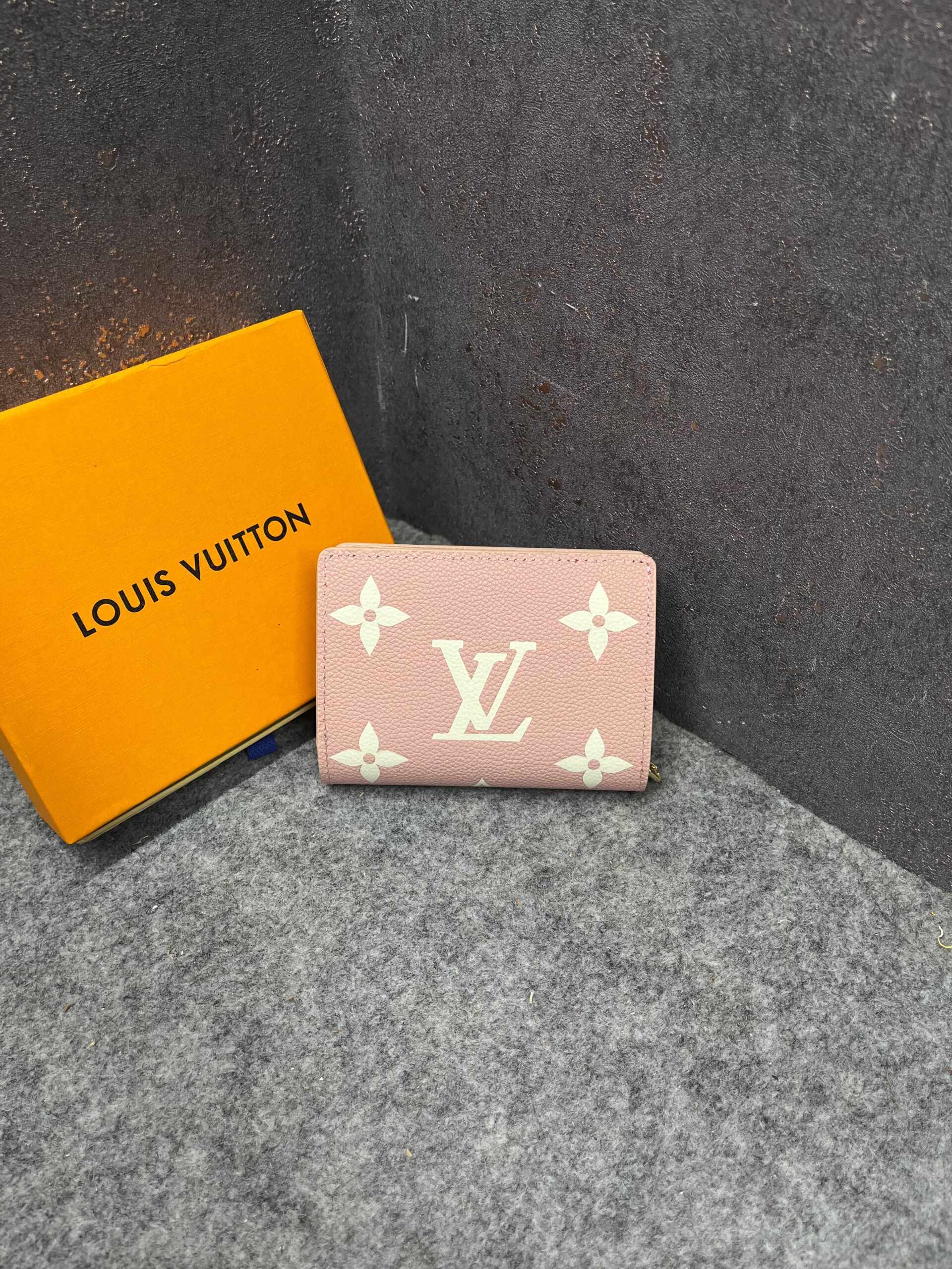 louiis vuitton portefeuille clea bifold pink wallet monogram empreinte tourterelle with og box dust cover & carry bag m80152 pink silk screen louiis vuitton portefeuille clea bifold pink wallet monogram empreinte tourterelle with og box dust cover & carry bag m80152 pink silk screen