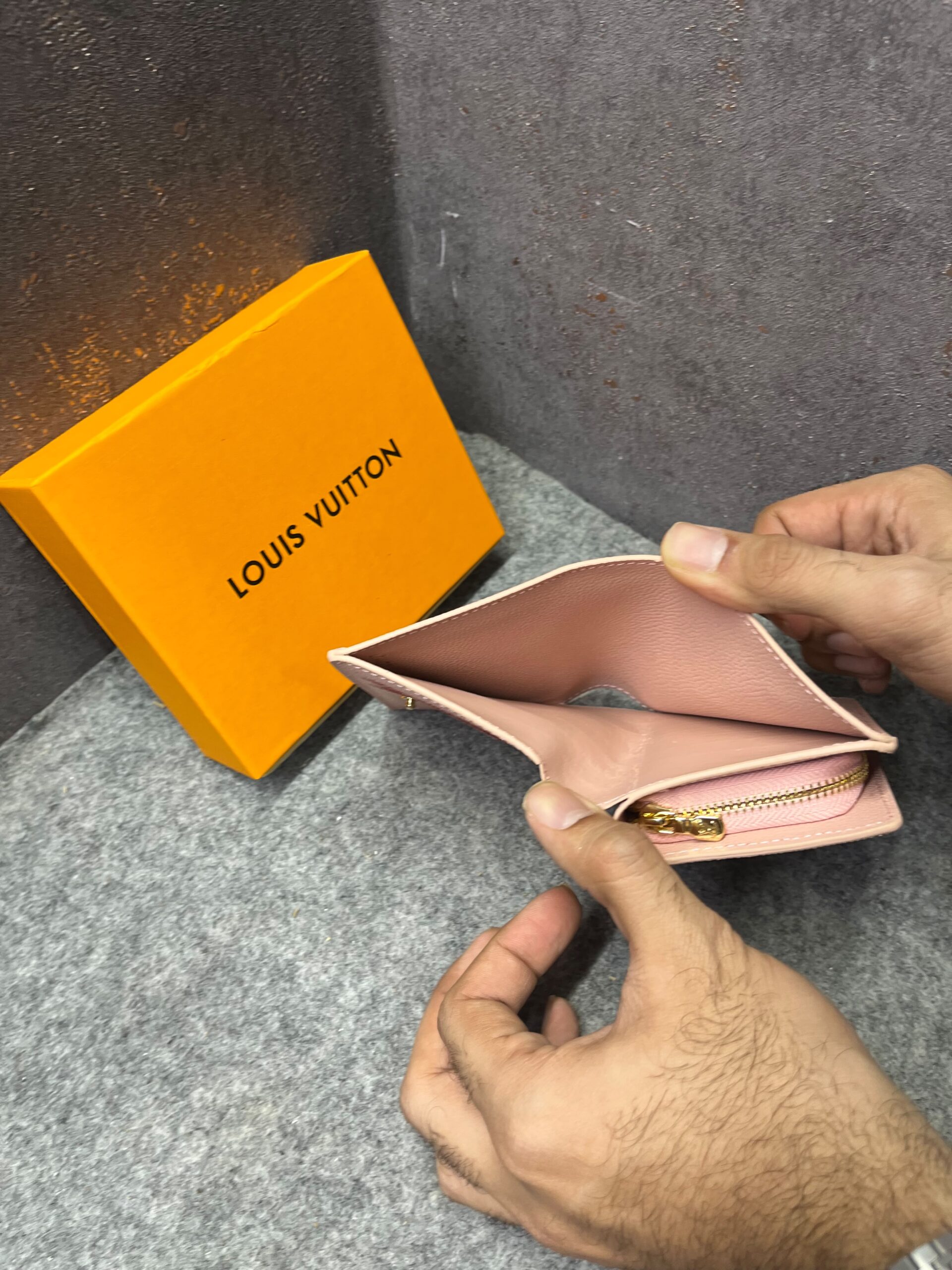 louiis vuitton portefeuille clea bifold pink wallet monogram empreinte tourterelle with og box dust cover & carry bag m80152 pink silk screen louiis vuitton portefeuille clea bifold pink wallet monogram empreinte tourterelle with og box dust cover & carry bag m80152 pink silk screen