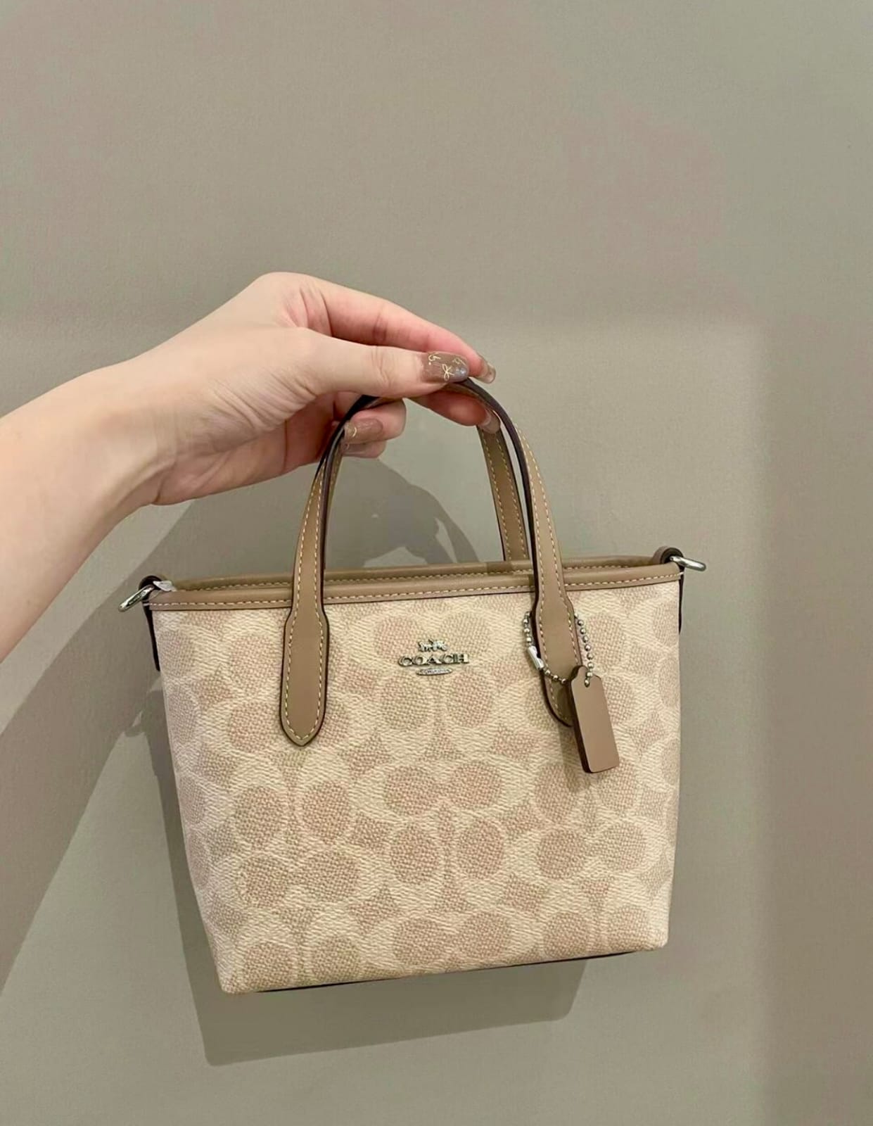 coacch city mini tote with og box dust cover signature canvas milk tea apricot 6602 coacch city mini tote with og box dust cover signature canvas milk tea apricot 6602